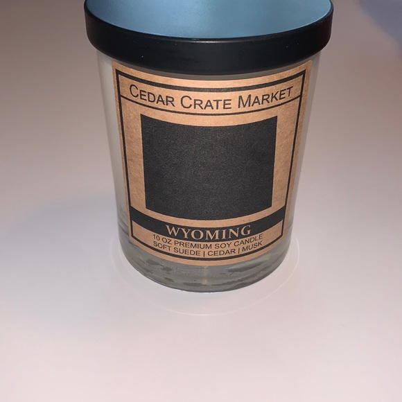 Cedar Crate Market Wyoming 100% Soy Candle - Picture 2 of 4